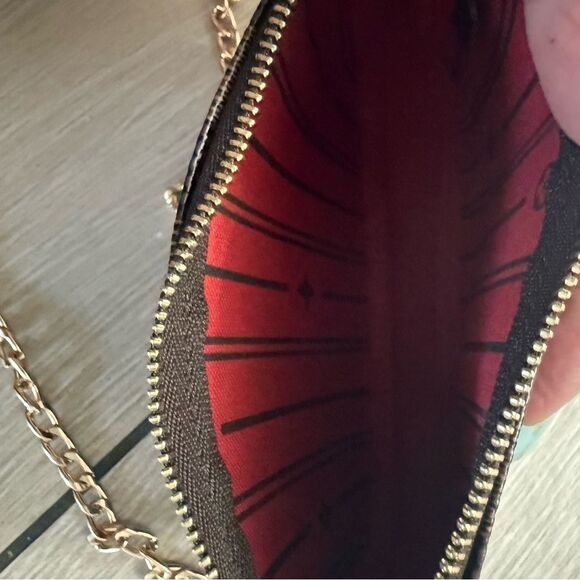 Used in excellent condition Louis Vuitton limited edition Damier Pochette - Picture 7 of 12